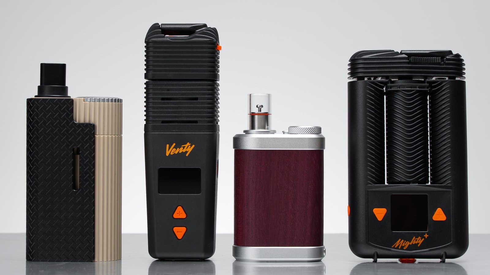 Limelight Frolic neben dem Storz & Bickel Venty, Tinymight 2 und Mighty+ im Größenvergleich von vier Vaporizern