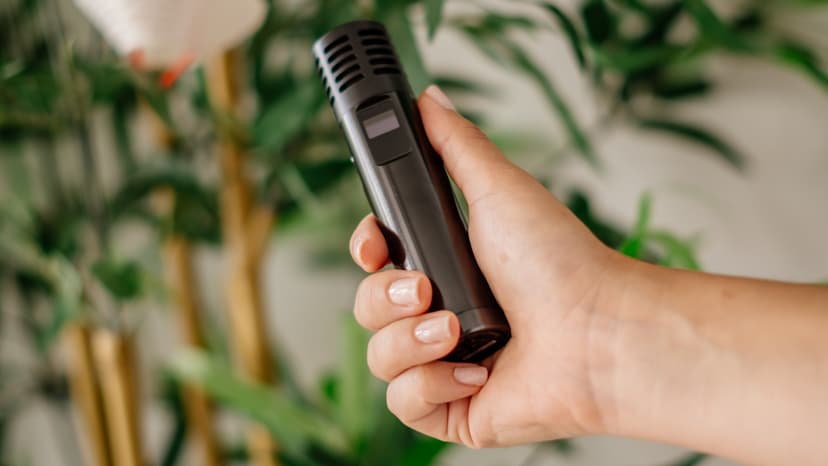 Arizer Air Max in use