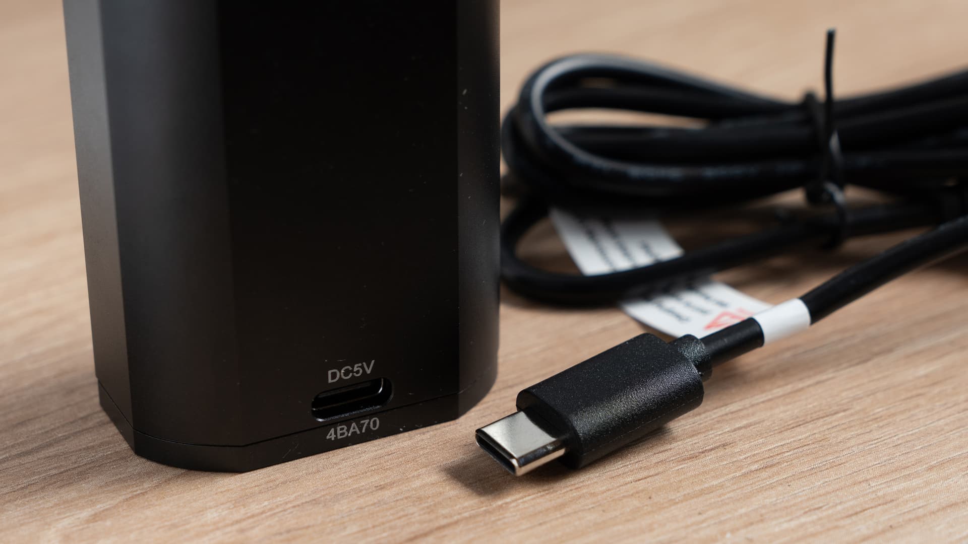 USB-C charging port on the base of the Solo 2 Max next to its cable
