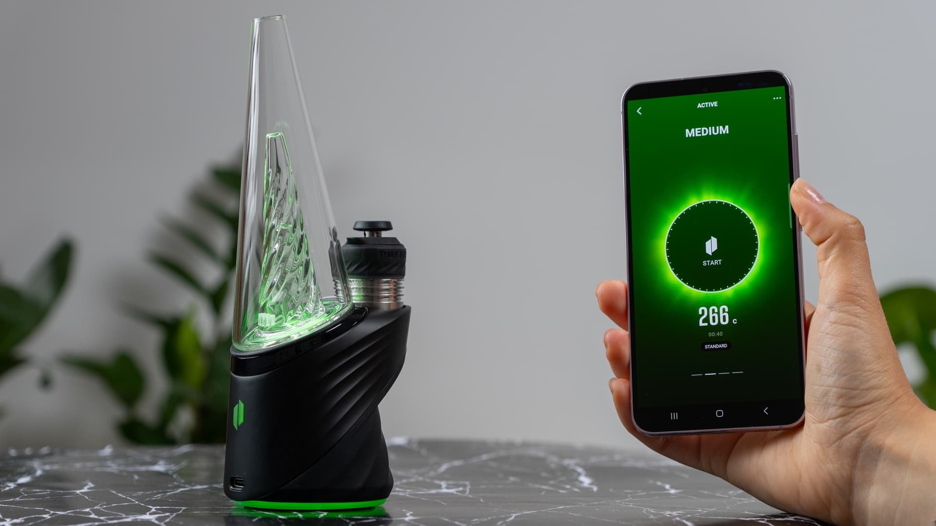 Puffco Connect App verbunden mit dem Puffco Peak Pro 3DXL, zeigt Live-Temperaturanzeige und Editor für eigene Session-Profile