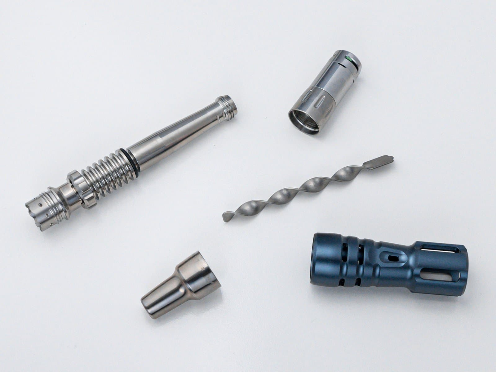 Tempest 2 zerlegt in Stem, Heizkappe, Spiraleinsatz, Hitzeschild und Mundstück