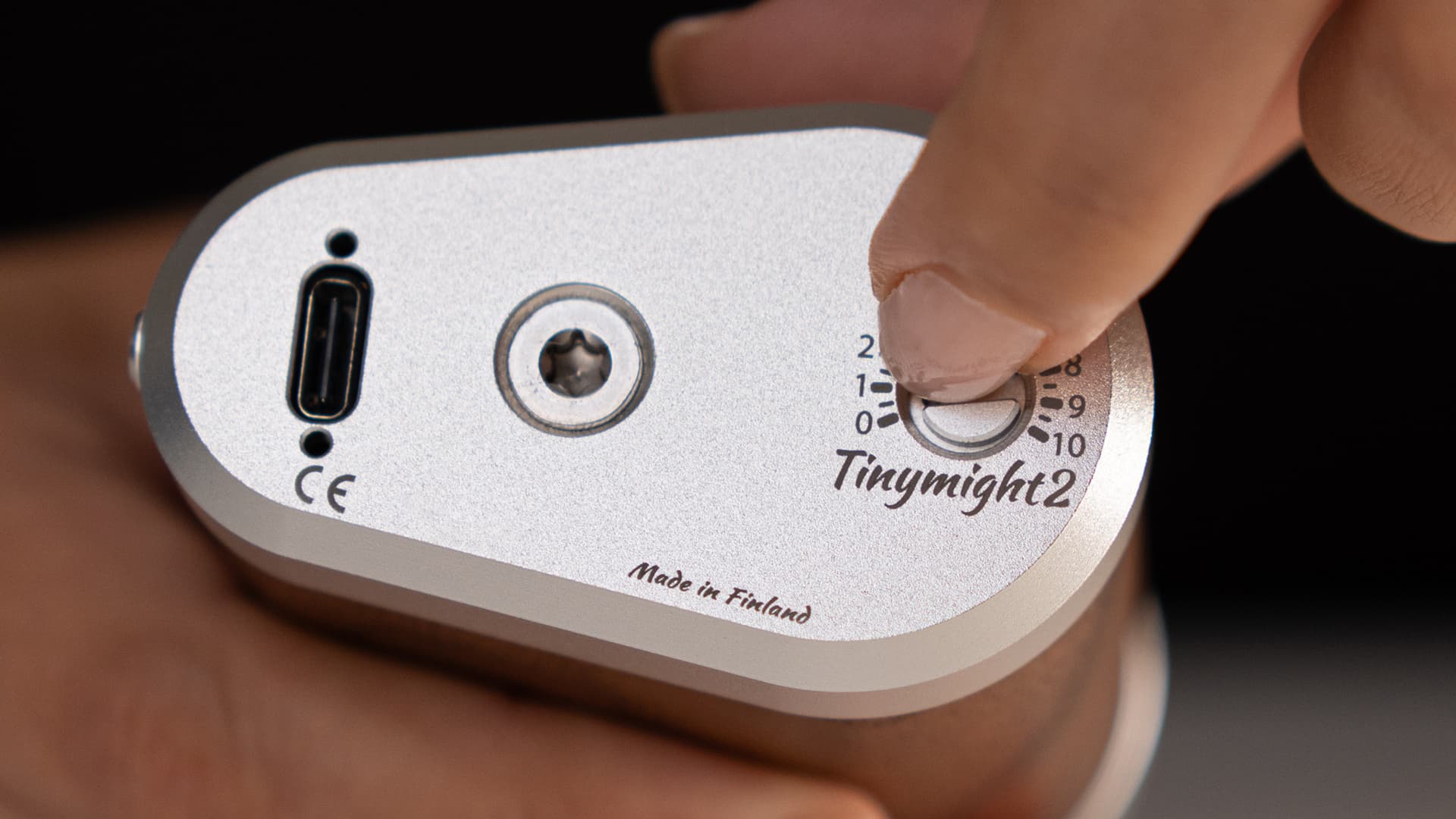 Temperaturregler des Tinymight 2 wird per Hand eingestellt, nummerierte Stufen 0-10