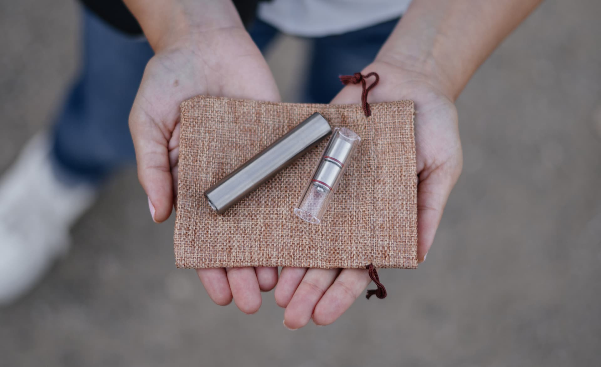 Glass and titanium stems with a carrying pouch