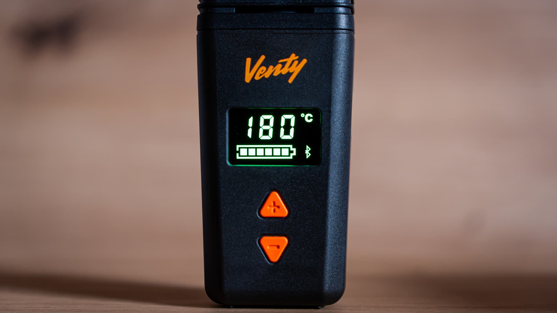 External thermocouple verifying a Venty's temperature display reads 180°C