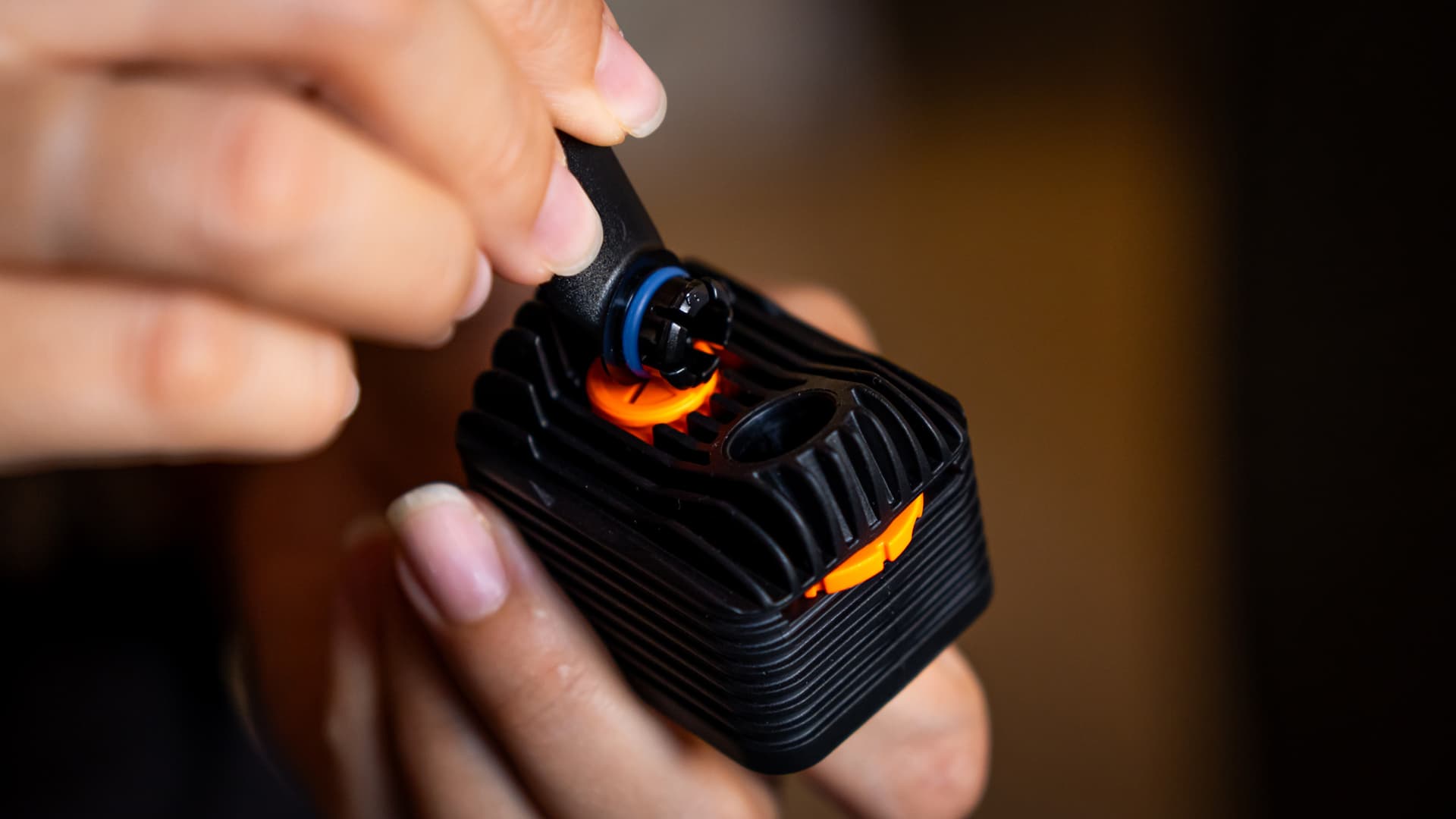 Pressing the mouthpiece back into the Venty's cooling unit