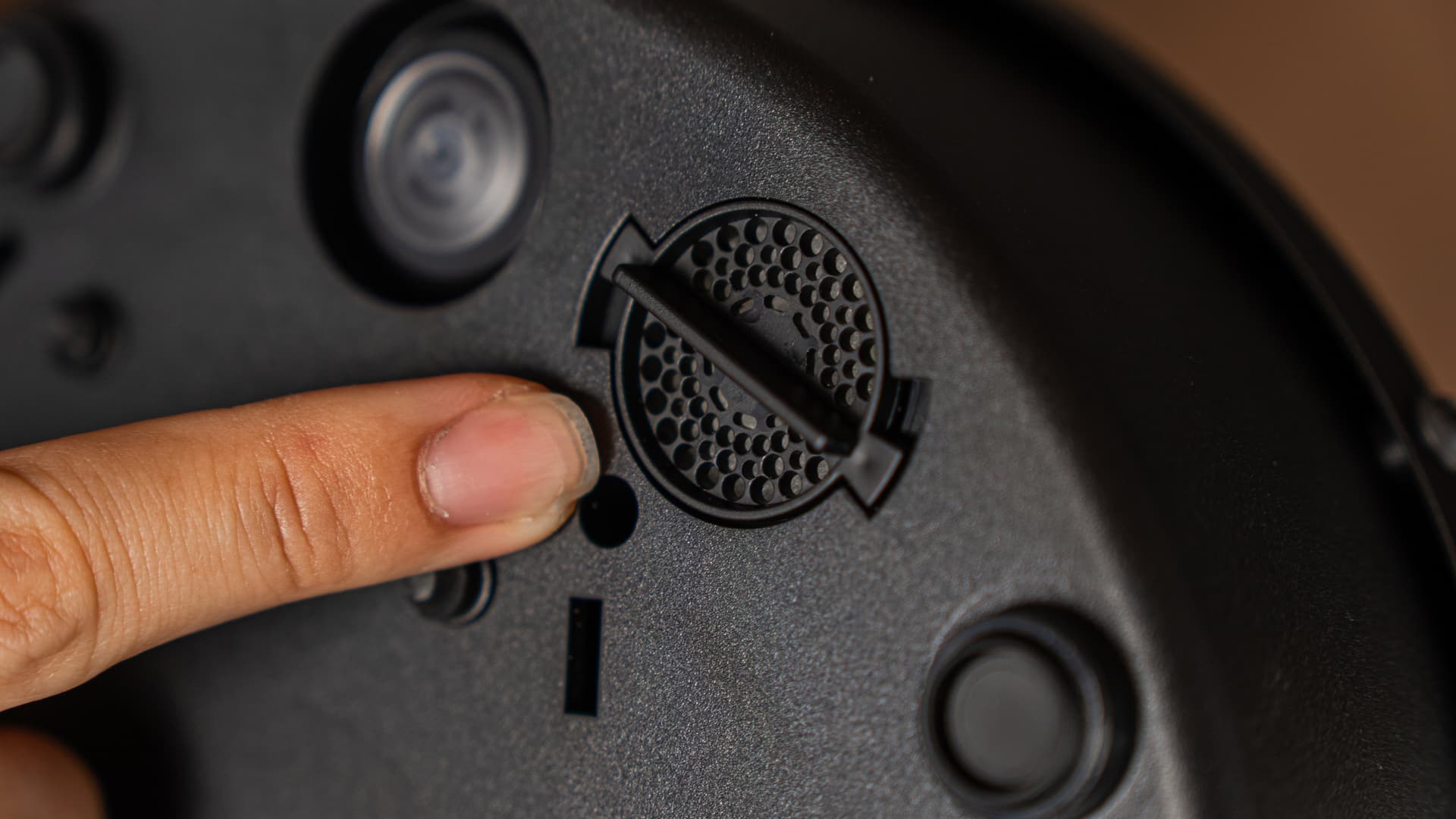 Air filter cap on the underside of the Volcano Classic