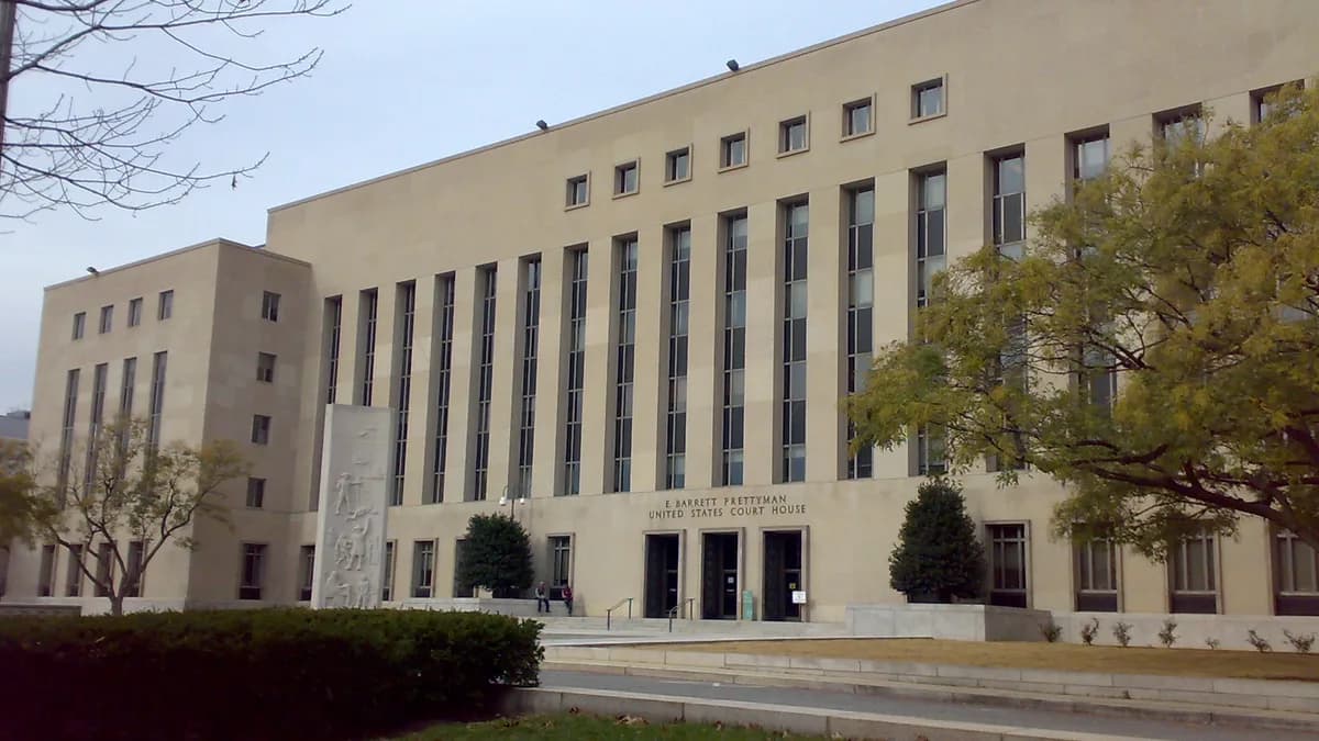 Exterior of the E. Barrett Prettyman United States Court House, a wide limestone building with tall narrow windows, a carved relief pillar near the... | Bjoertvedt/Wikimedia Commons (CC BY-SA 3.0)